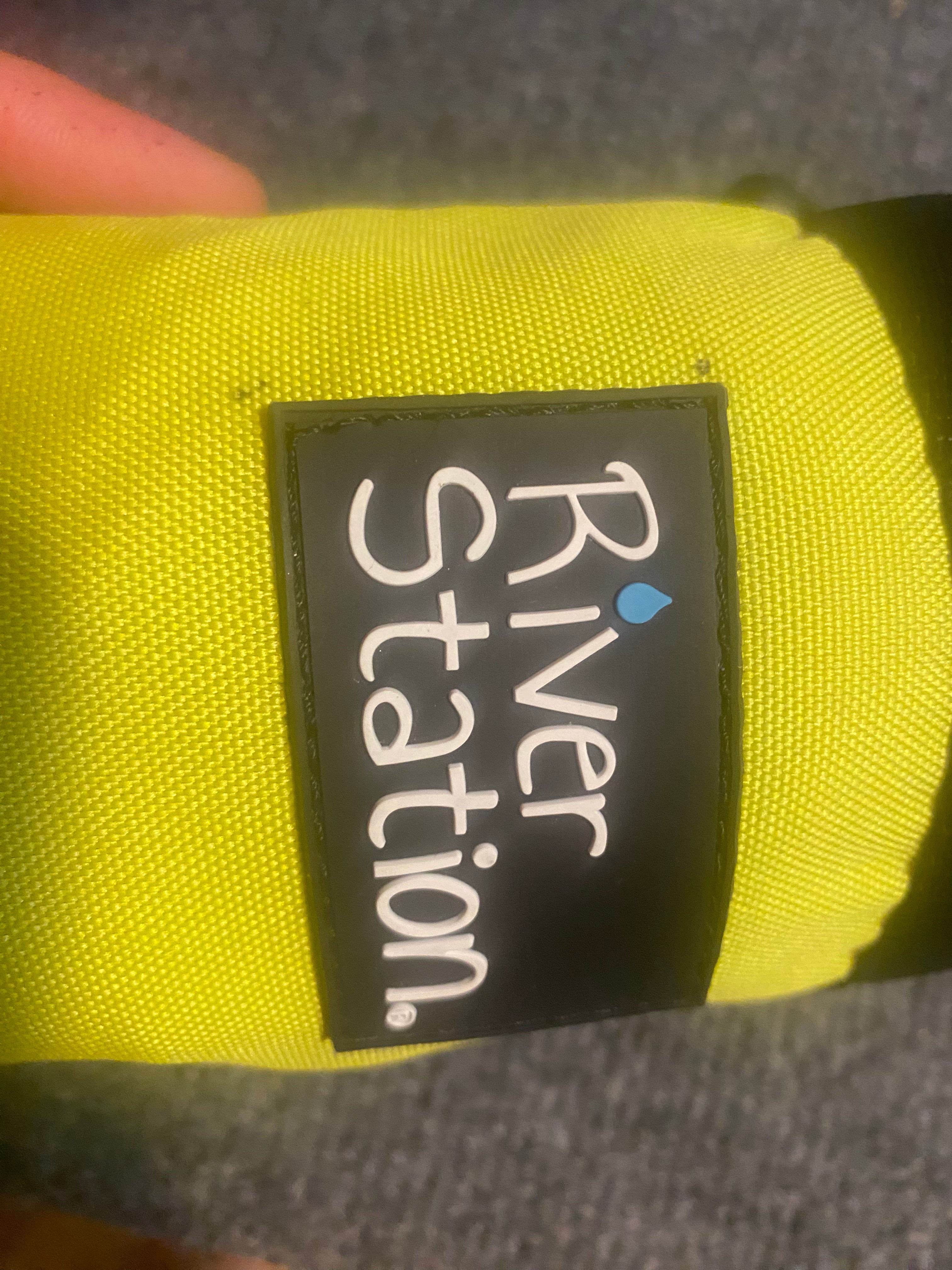 Kayak throw bag with manufacturer marks