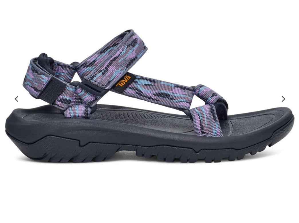 Women's footwear for whitewater rafting